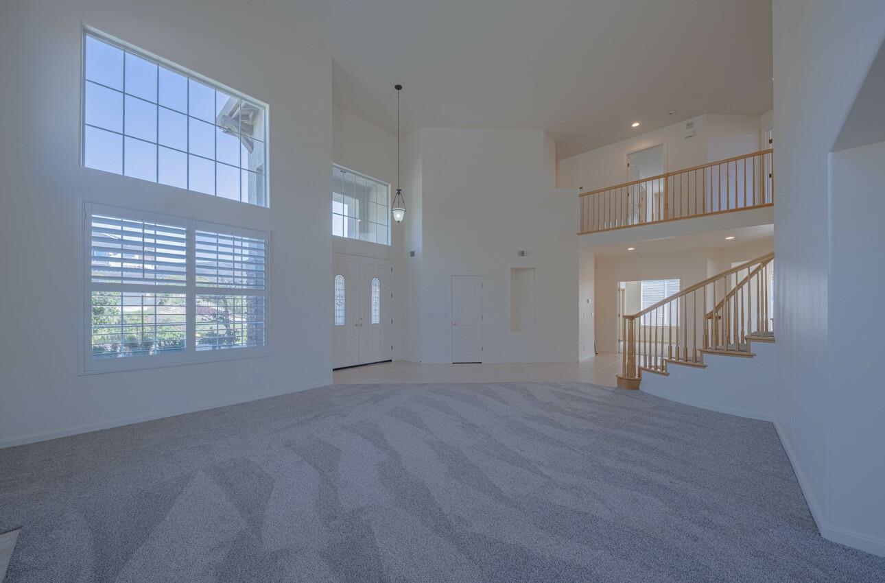 Detail Gallery Image 10 of 65 For 27606 Prestancia Cir, Salinas,  CA 93908 - 5 Beds | 4 Baths