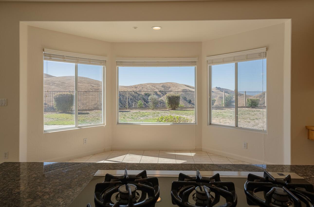 Detail Gallery Image 20 of 65 For 27606 Prestancia Cir, Salinas,  CA 93908 - 5 Beds | 4 Baths