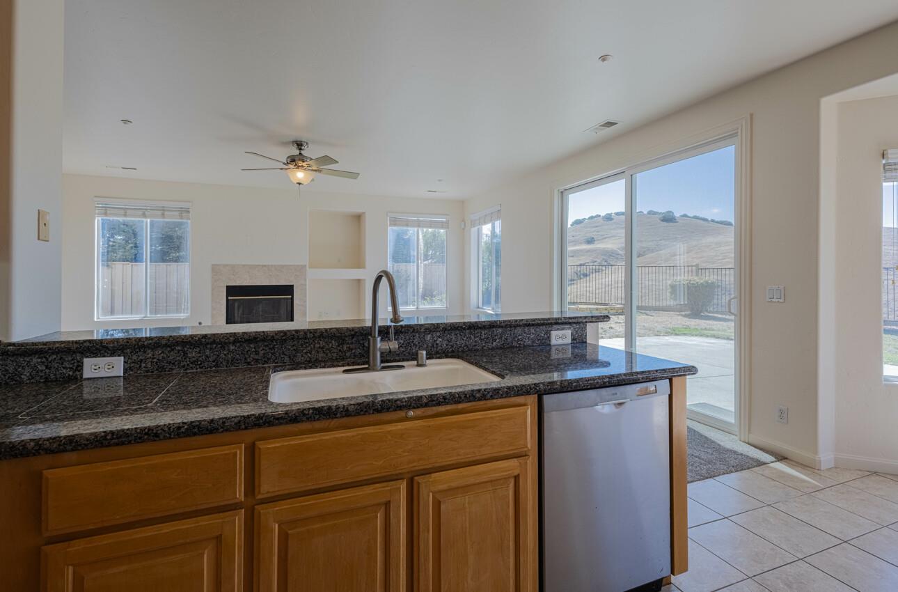 Detail Gallery Image 21 of 65 For 27606 Prestancia Cir, Salinas,  CA 93908 - 5 Beds | 4 Baths