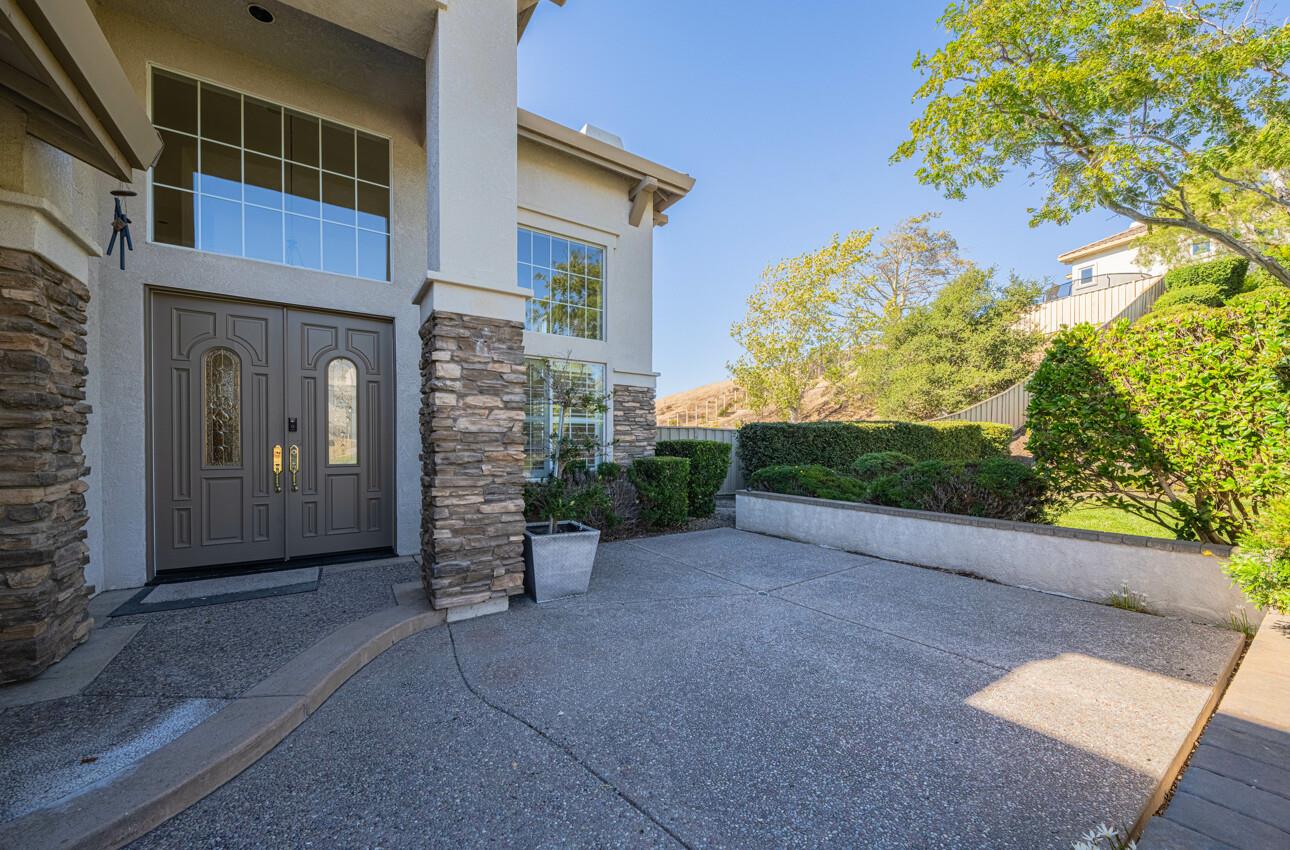 Detail Gallery Image 4 of 65 For 27606 Prestancia Cir, Salinas,  CA 93908 - 5 Beds | 4 Baths