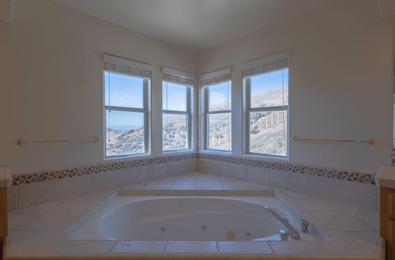 Detail Gallery Image 44 of 65 For 27606 Prestancia Cir, Salinas,  CA 93908 - 5 Beds | 4 Baths