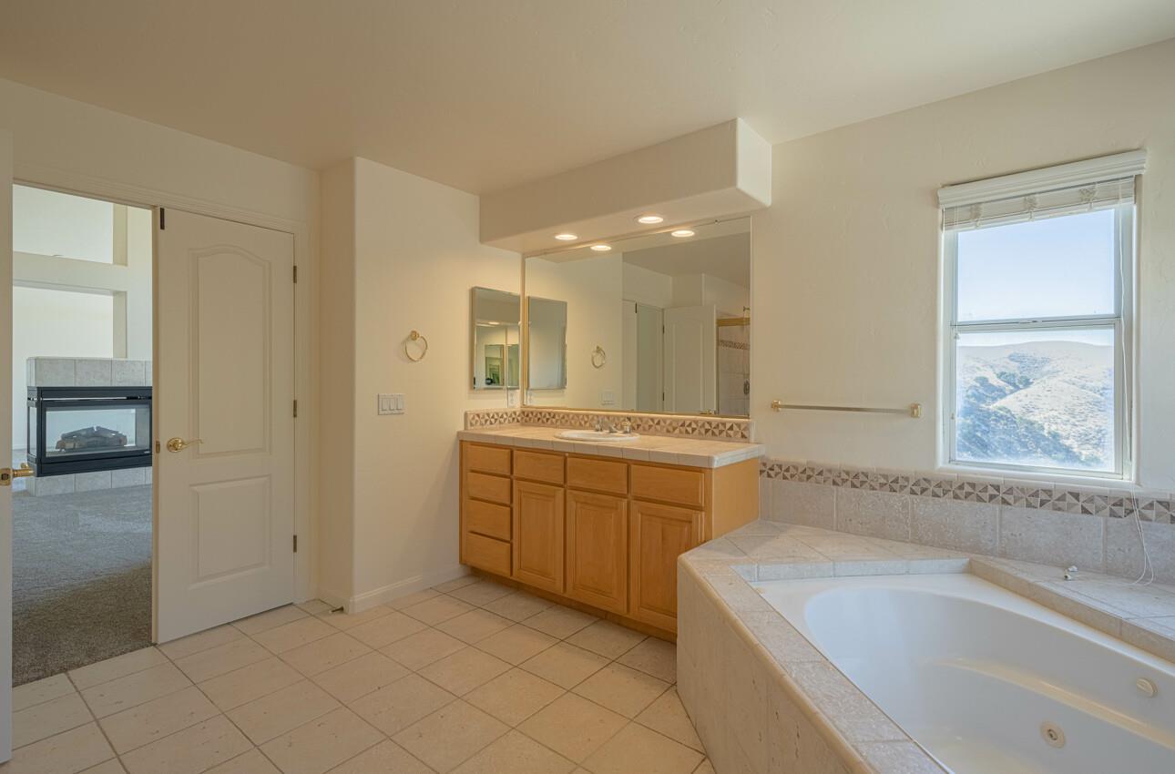 Detail Gallery Image 45 of 65 For 27606 Prestancia Cir, Salinas,  CA 93908 - 5 Beds | 4 Baths