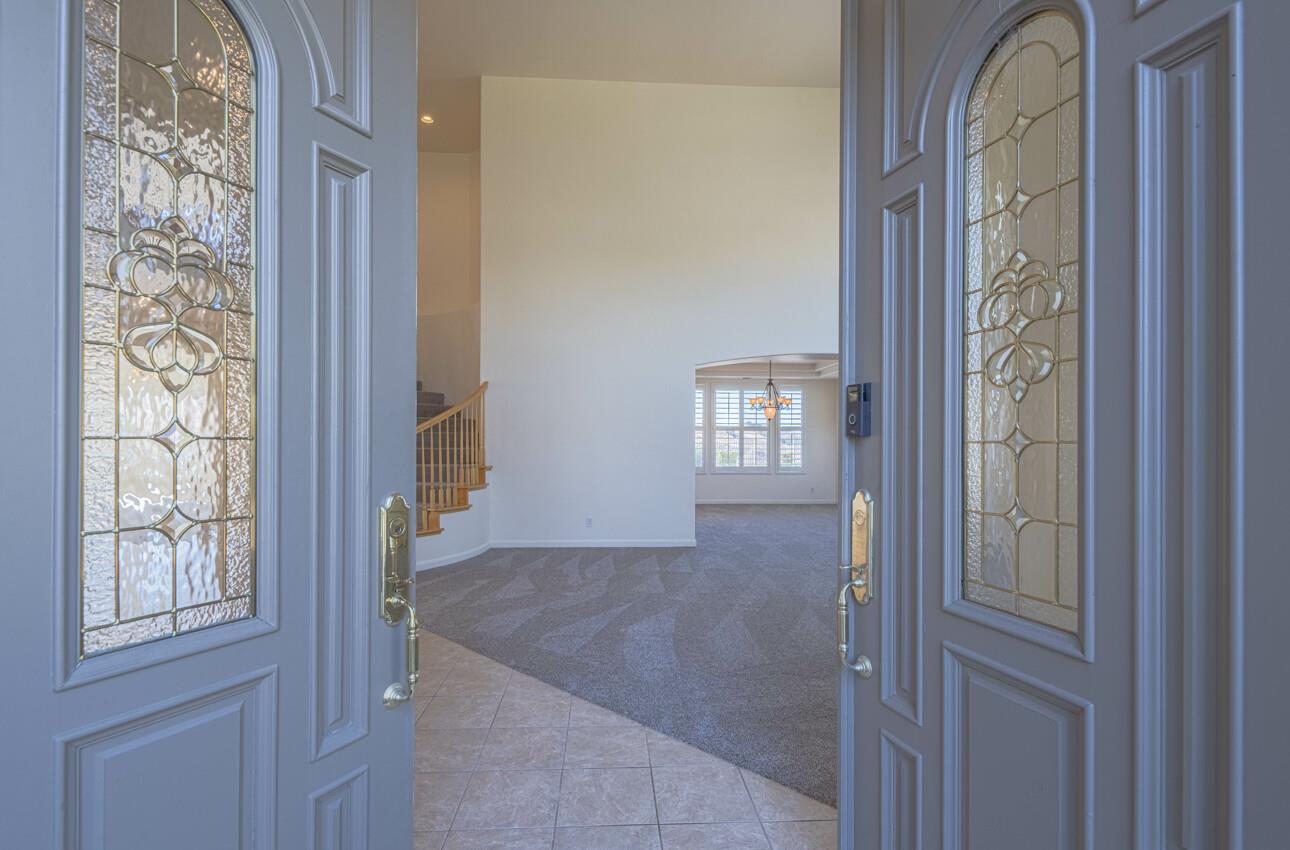 Detail Gallery Image 7 of 65 For 27606 Prestancia Cir, Salinas,  CA 93908 - 5 Beds | 4 Baths