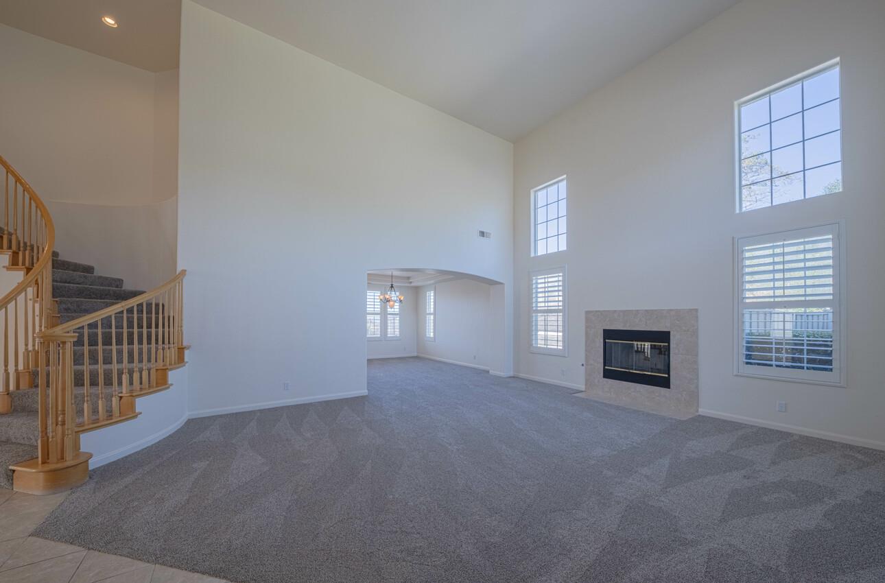 Detail Gallery Image 8 of 65 For 27606 Prestancia Cir, Salinas,  CA 93908 - 5 Beds | 4 Baths