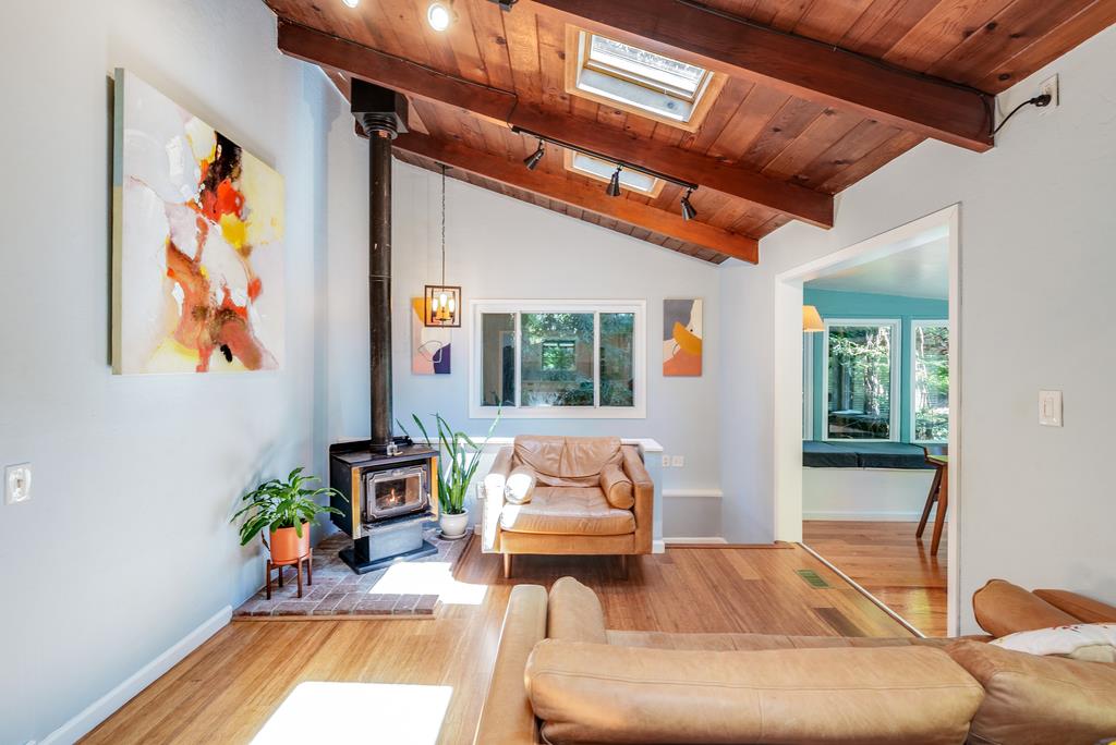 Detail Gallery Image 4 of 38 For 620 Knoll Way, Felton,  CA 95018 - 3 Beds | 2 Baths
