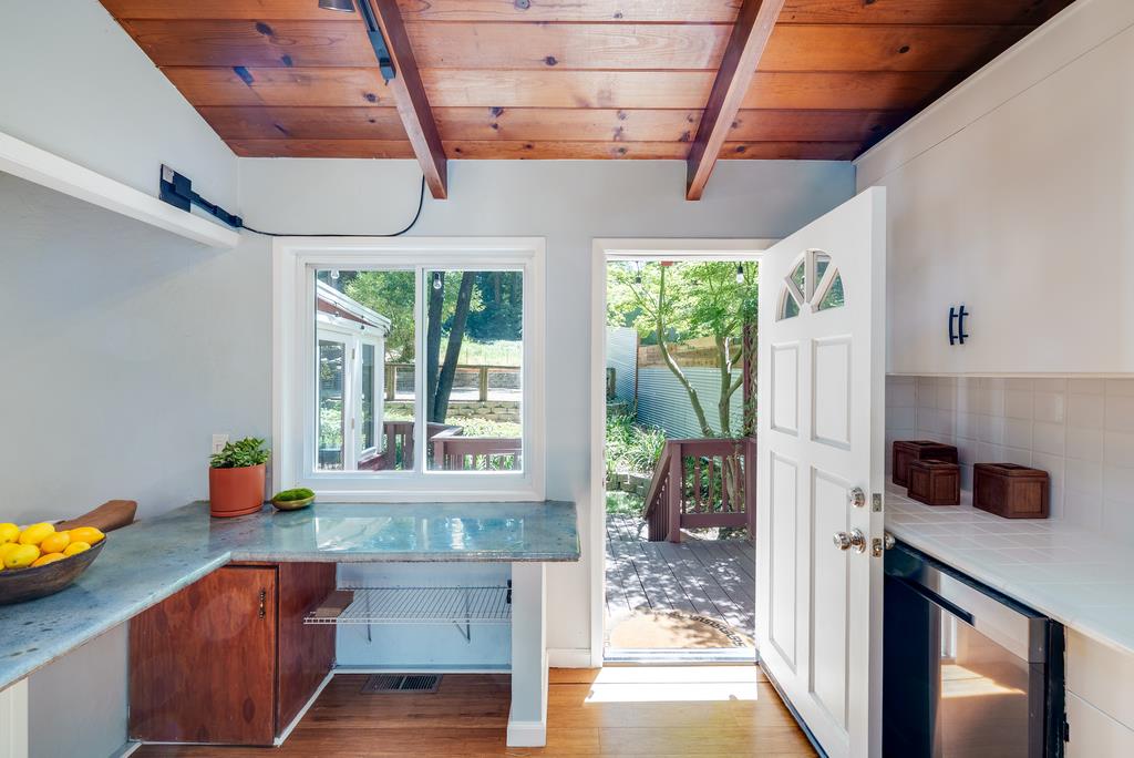 Detail Gallery Image 7 of 38 For 620 Knoll Way, Felton,  CA 95018 - 3 Beds | 2 Baths