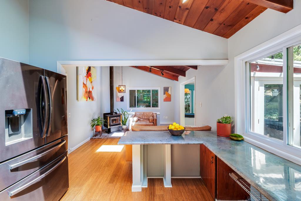 Detail Gallery Image 9 of 38 For 620 Knoll Way, Felton,  CA 95018 - 3 Beds | 2 Baths