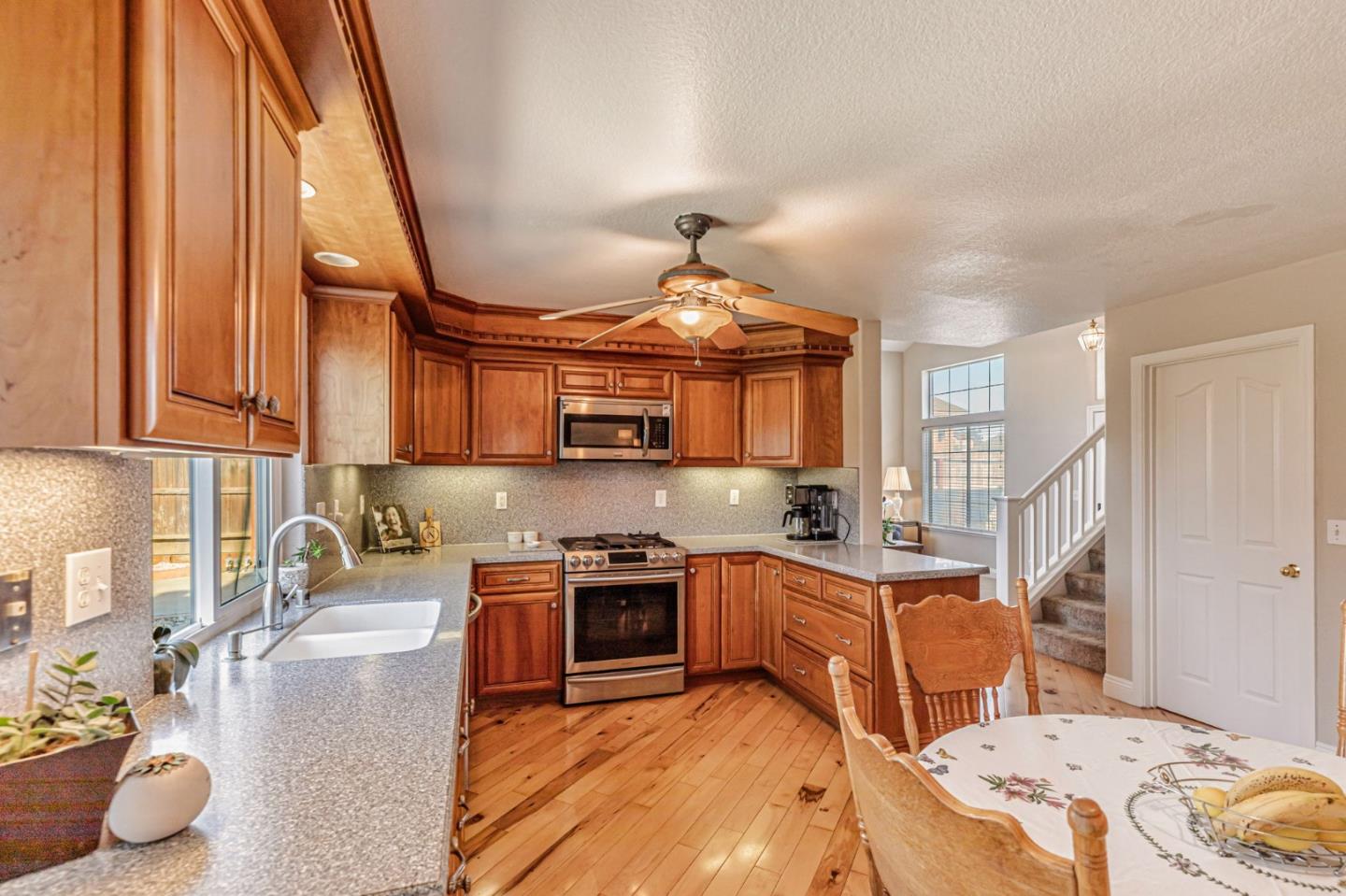 Detail Gallery Image 13 of 48 For 780 Le Mans Dr, Hollister,  CA 95023 - 4 Beds | 2/1 Baths