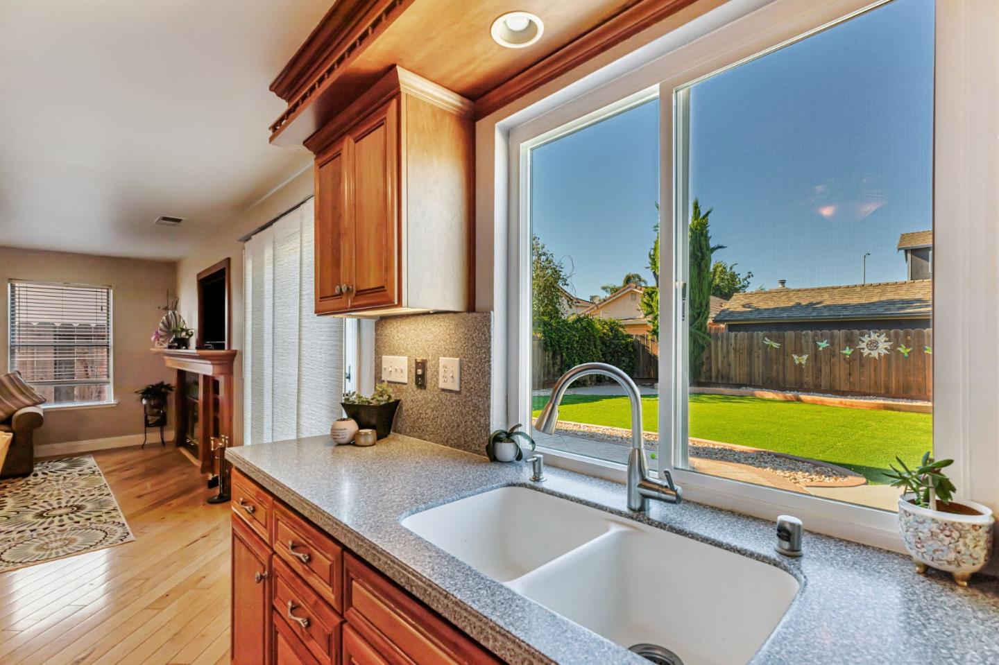 Detail Gallery Image 15 of 48 For 780 Le Mans Dr, Hollister,  CA 95023 - 4 Beds | 2/1 Baths
