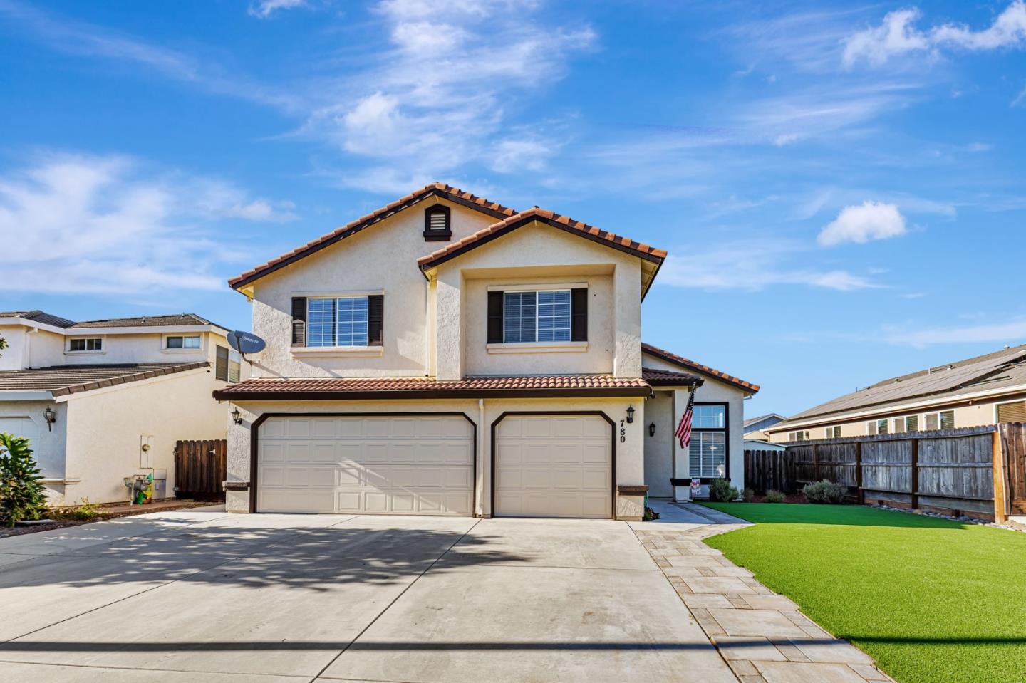 Detail Gallery Image 2 of 48 For 780 Le Mans Dr, Hollister,  CA 95023 - 4 Beds | 2/1 Baths