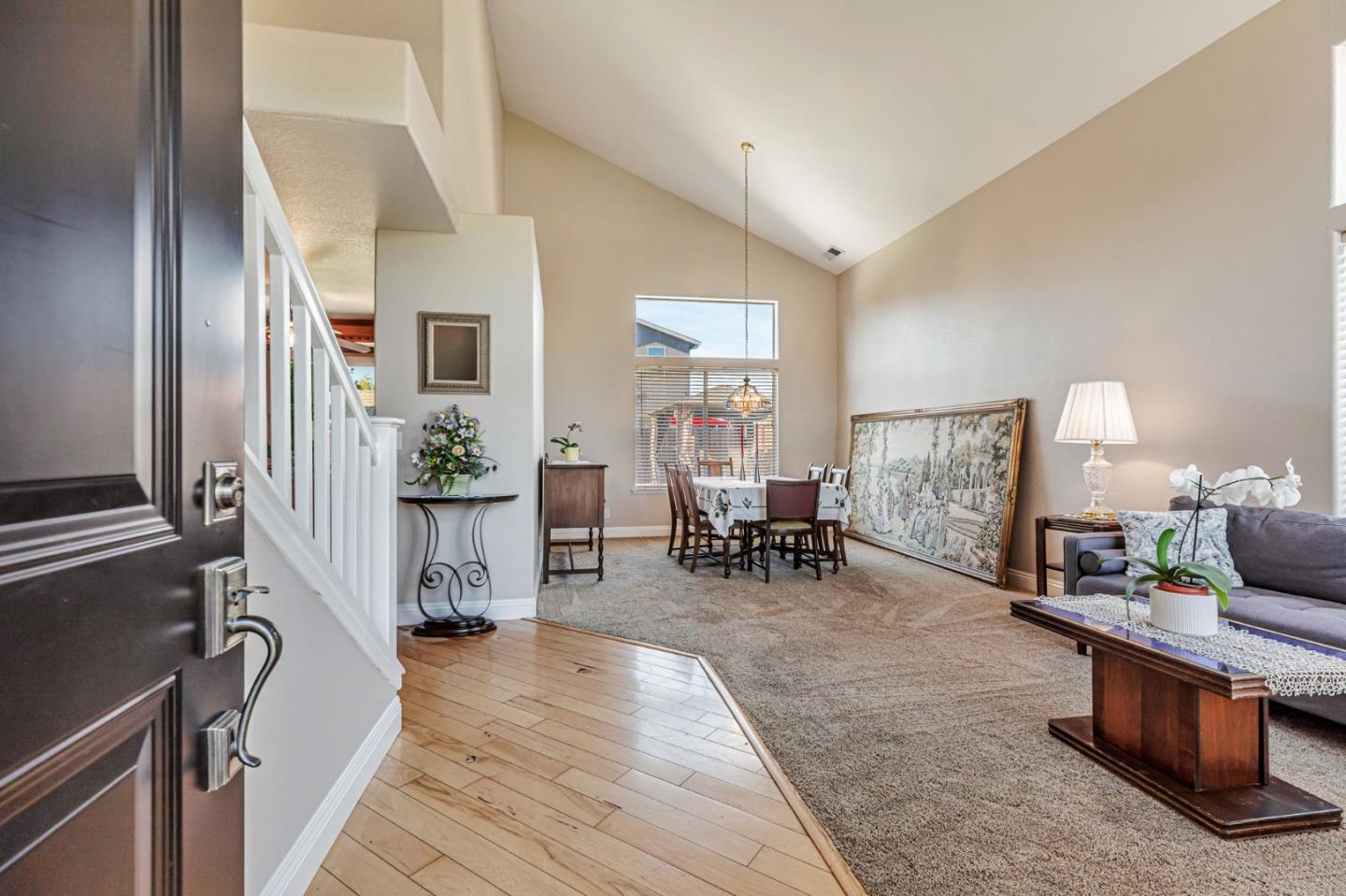 Detail Gallery Image 4 of 48 For 780 Le Mans Dr, Hollister,  CA 95023 - 4 Beds | 2/1 Baths