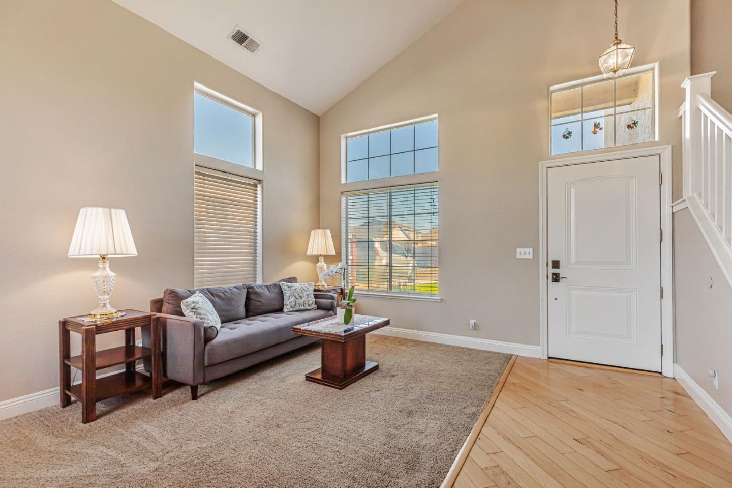 Detail Gallery Image 5 of 48 For 780 Le Mans Dr, Hollister,  CA 95023 - 4 Beds | 2/1 Baths