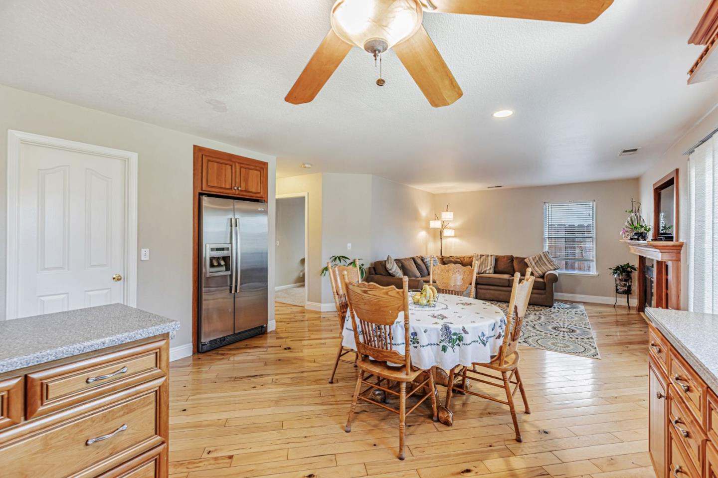 Detail Gallery Image 8 of 48 For 780 Le Mans Dr, Hollister,  CA 95023 - 4 Beds | 2/1 Baths