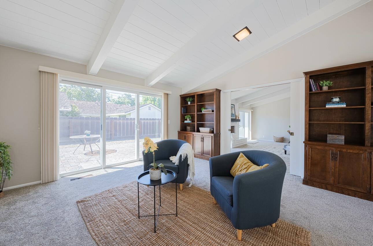 Detail Gallery Image 11 of 41 For 1244 La Mirada Dr, Salinas,  CA 93901 - 3 Beds | 2 Baths