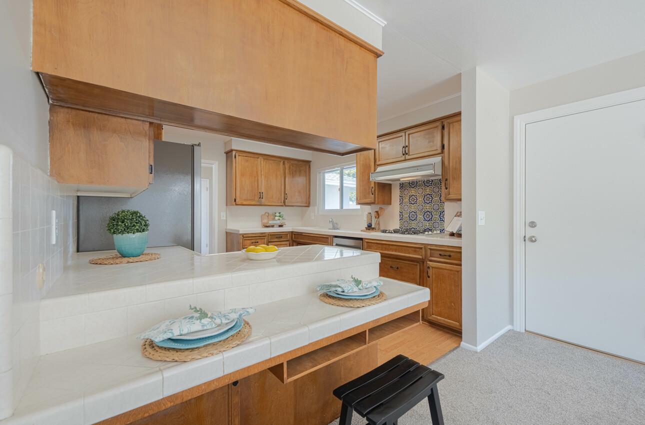 Detail Gallery Image 16 of 41 For 1244 La Mirada Dr, Salinas,  CA 93901 - 3 Beds | 2 Baths