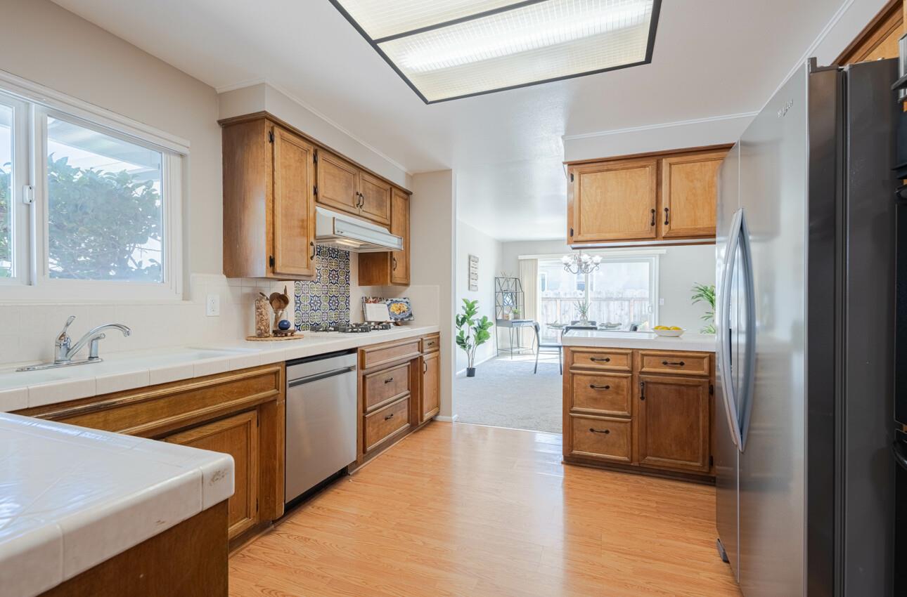Detail Gallery Image 20 of 41 For 1244 La Mirada Dr, Salinas,  CA 93901 - 3 Beds | 2 Baths