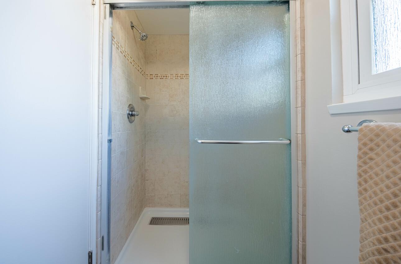 Detail Gallery Image 29 of 41 For 1244 La Mirada Dr, Salinas,  CA 93901 - 3 Beds | 2 Baths