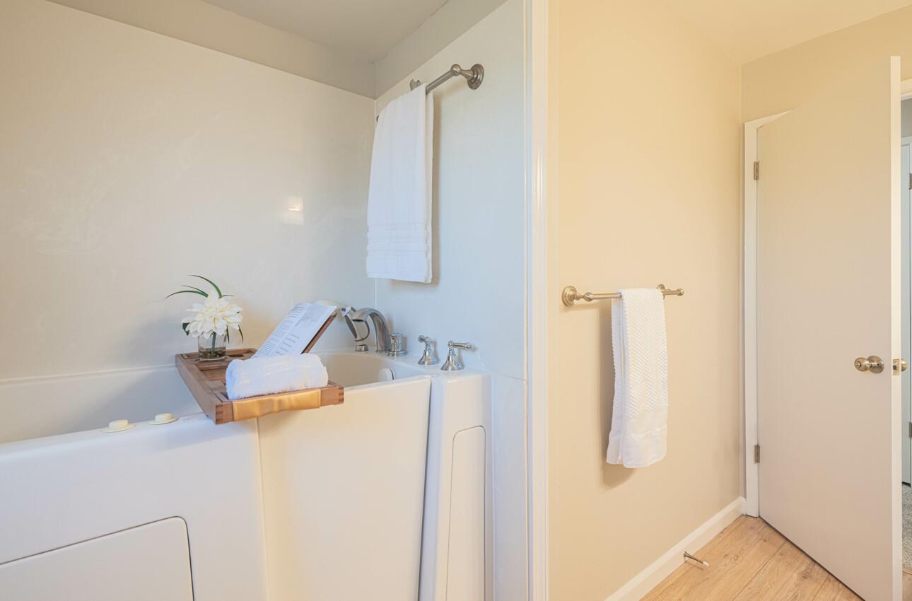 Detail Gallery Image 35 of 41 For 1244 La Mirada Dr, Salinas,  CA 93901 - 3 Beds | 2 Baths