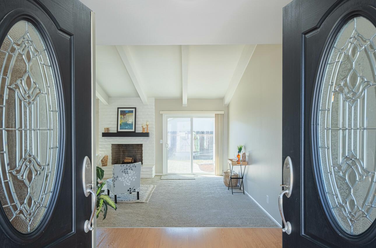 Detail Gallery Image 7 of 41 For 1244 La Mirada Dr, Salinas,  CA 93901 - 3 Beds | 2 Baths