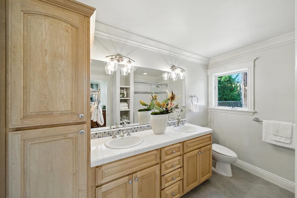 Detail Gallery Image 24 of 30 For 2008 Crist Dr, Los Altos,  CA 94024 - 4 Beds | 2/2 Baths