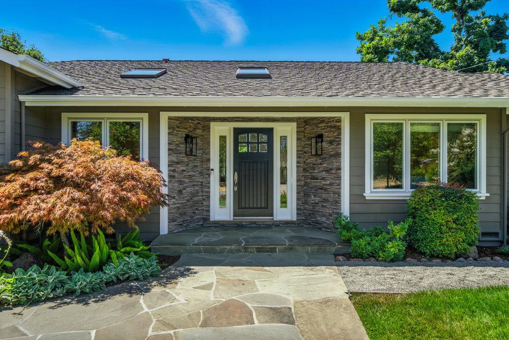 Detail Gallery Image 3 of 30 For 2008 Crist Dr, Los Altos,  CA 94024 - 4 Beds | 2/2 Baths