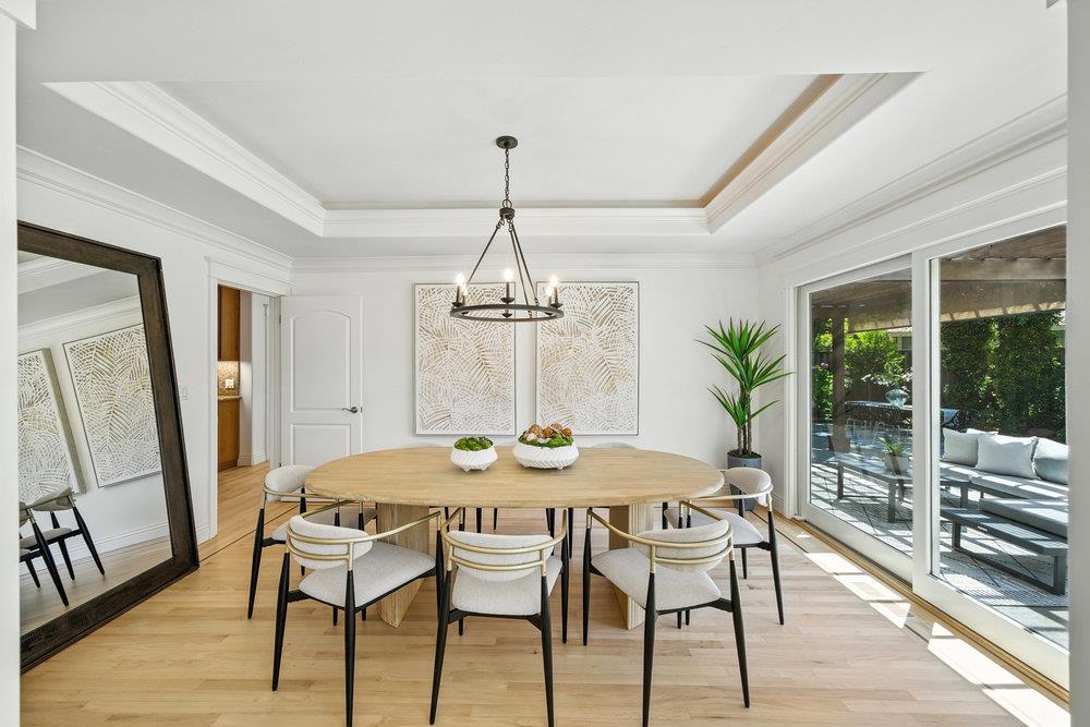 Detail Gallery Image 7 of 30 For 2008 Crist Dr, Los Altos,  CA 94024 - 4 Beds | 2/2 Baths