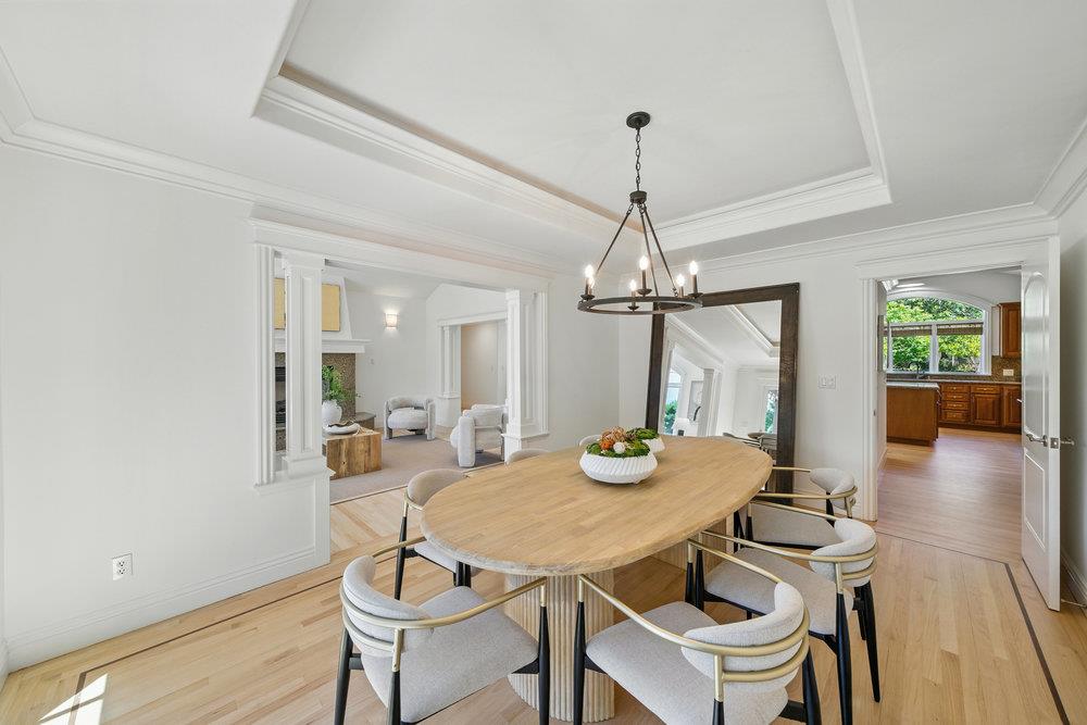 Detail Gallery Image 8 of 30 For 2008 Crist Dr, Los Altos,  CA 94024 - 4 Beds | 2/2 Baths
