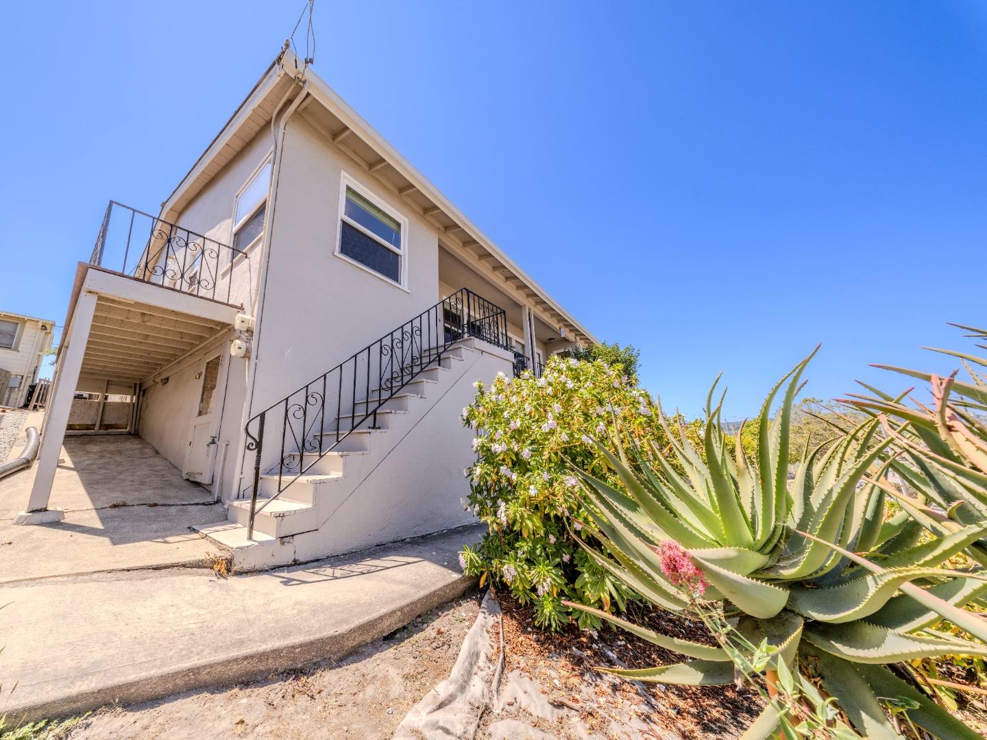 Detail Gallery Image 10 of 14 For 102 & 108 W Cliff Dr, Santa Cruz,  CA 95060 - – Beds | – Baths