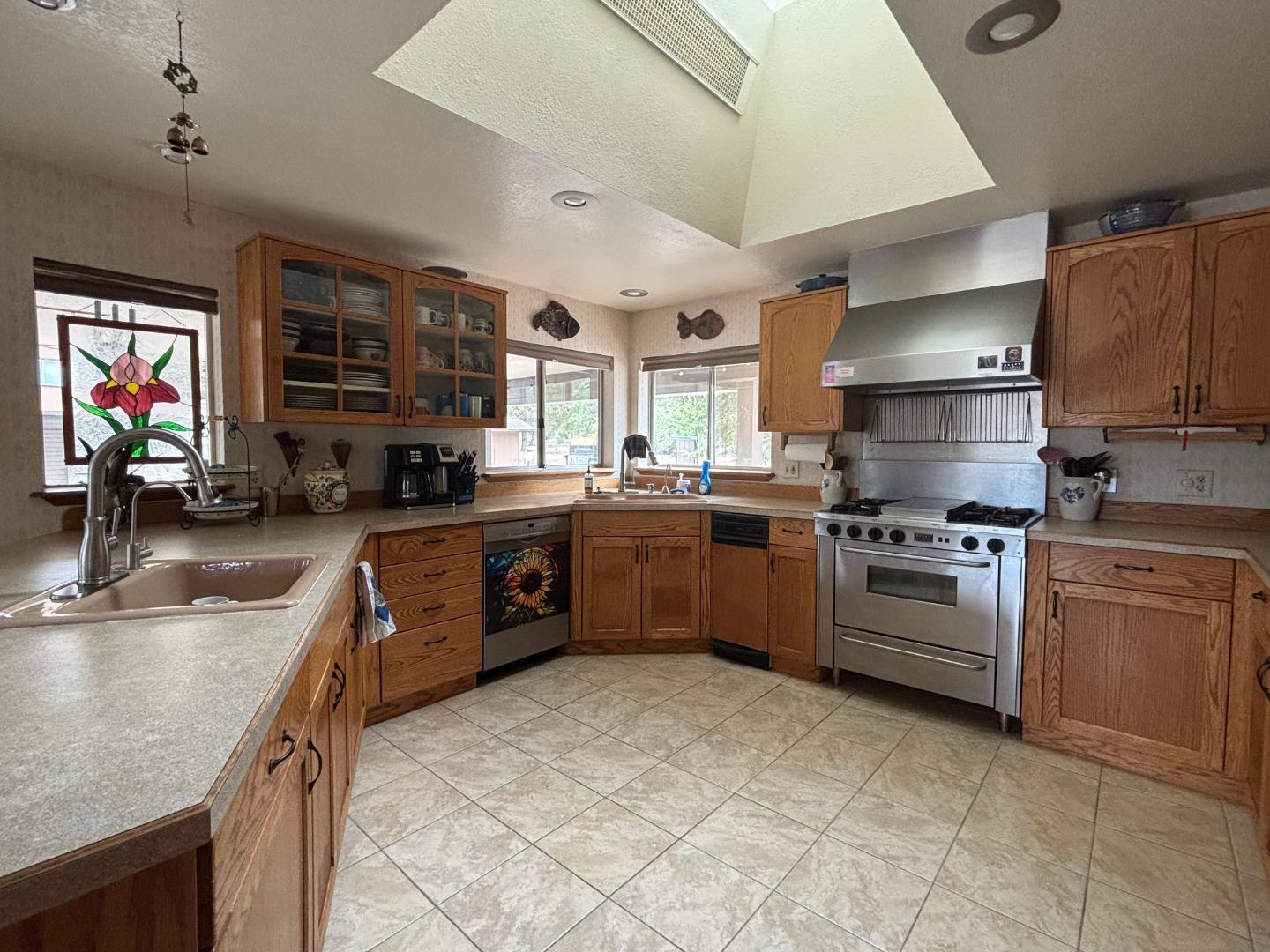 Detail Gallery Image 10 of 36 For 509-200 Stone Rd, Susanville,  CA 96130 - 6 Beds | 5/1 Baths