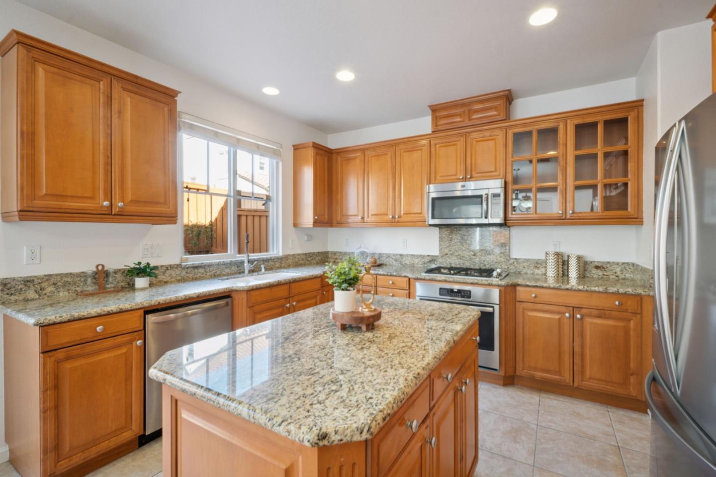 Detail Gallery Image 9 of 43 For 7394 Basking Ridge Ave, San Jose,  CA 95138 - 5 Beds | 3/1 Baths