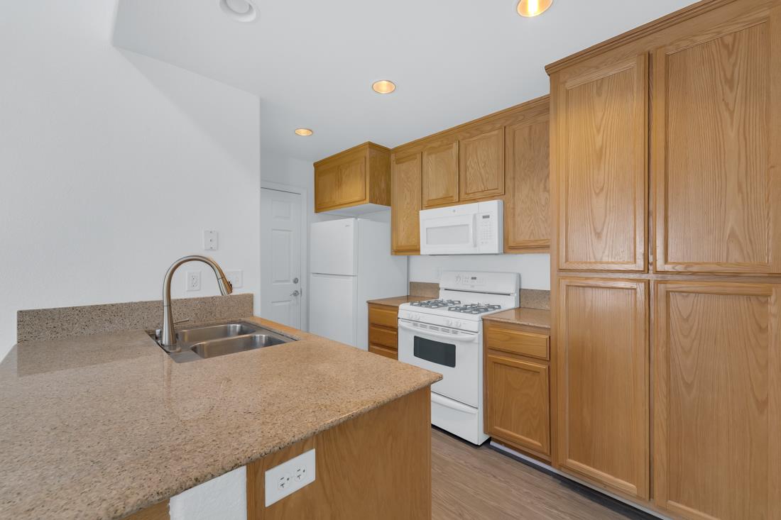 Detail Gallery Image 12 of 51 For 1544 Rosette Way, Gilroy,  CA 95020 - 3 Beds | 2 Baths
