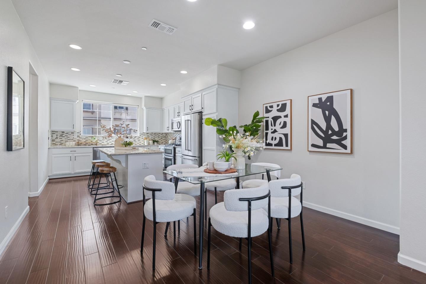 Detail Gallery Image 12 of 60 For 1055 Thyme Wkwy, San Jose,  CA 95133 - 3 Beds | 3/1 Baths