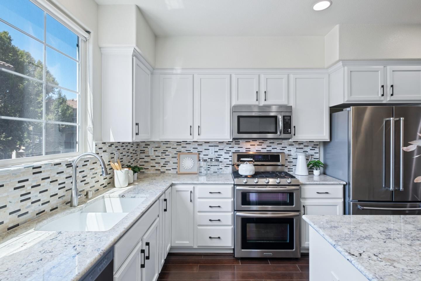 Detail Gallery Image 17 of 60 For 1055 Thyme Wkwy, San Jose,  CA 95133 - 3 Beds | 3/1 Baths