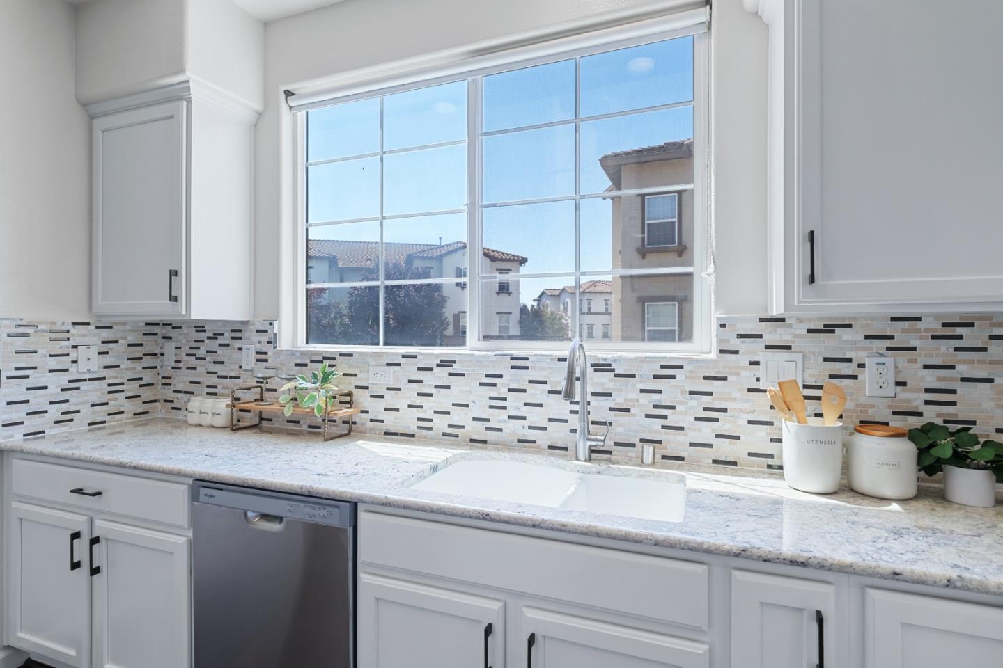 Detail Gallery Image 20 of 60 For 1055 Thyme Wkwy, San Jose,  CA 95133 - 3 Beds | 3/1 Baths