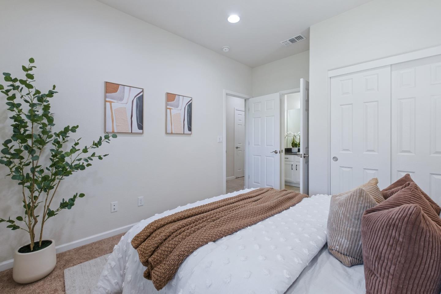 Detail Gallery Image 33 of 60 For 1055 Thyme Wkwy, San Jose,  CA 95133 - 3 Beds | 3/1 Baths