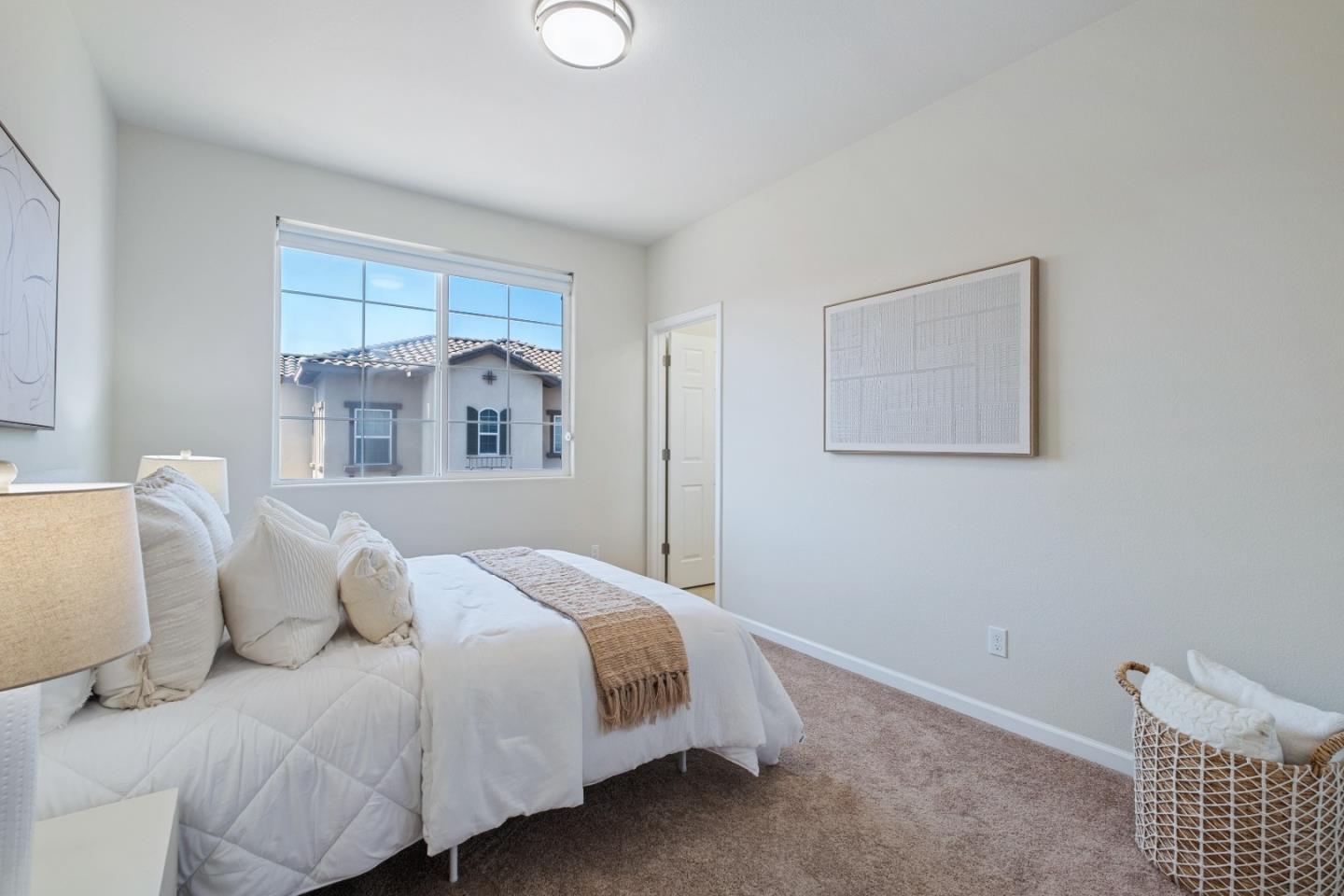 Detail Gallery Image 34 of 60 For 1055 Thyme Wkwy, San Jose,  CA 95133 - 3 Beds | 3/1 Baths