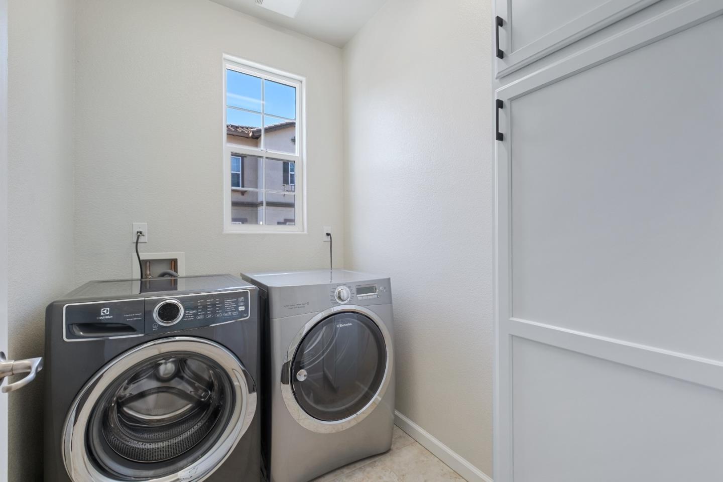 Detail Gallery Image 43 of 60 For 1055 Thyme Wkwy, San Jose,  CA 95133 - 3 Beds | 3/1 Baths