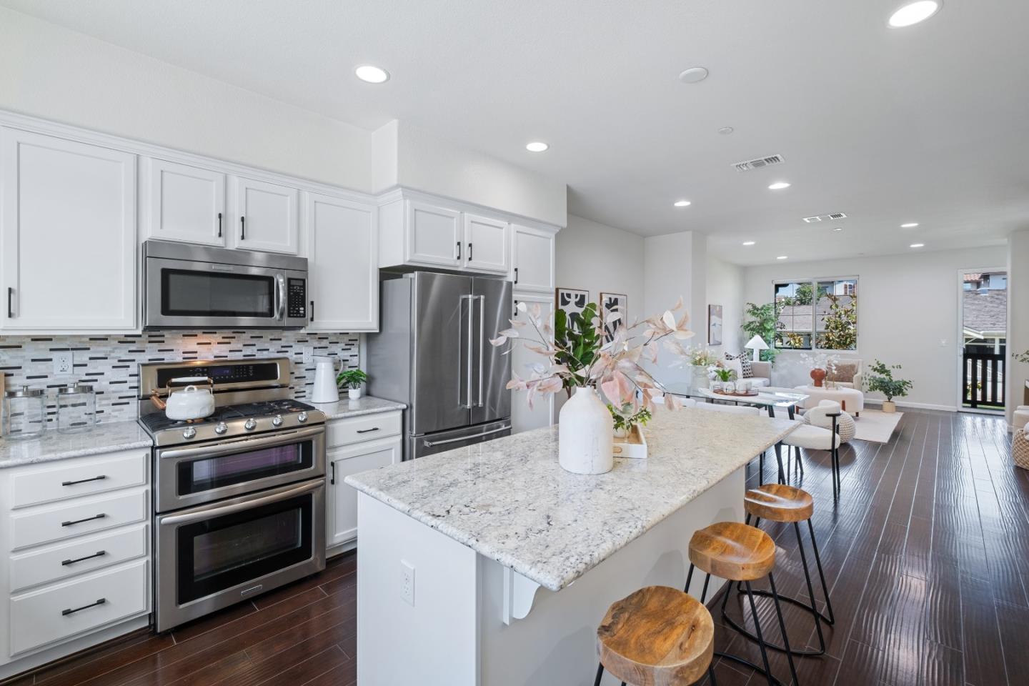 Detail Gallery Image 9 of 60 For 1055 Thyme Wkwy, San Jose,  CA 95133 - 3 Beds | 3/1 Baths