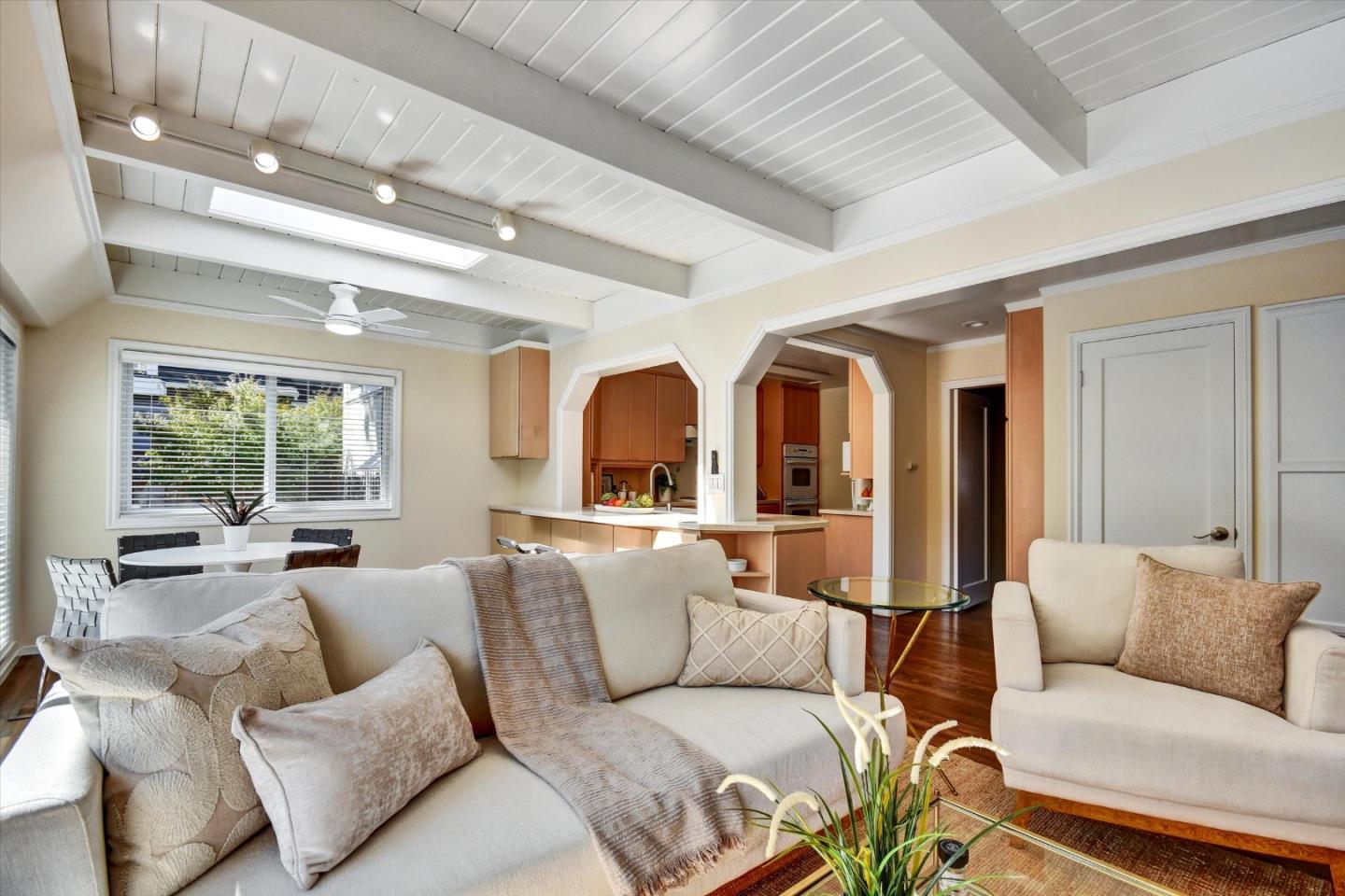 Detail Gallery Image 11 of 51 For 438 Bucknell Dr, San Mateo,  CA 94402 - 4 Beds | 3/1 Baths