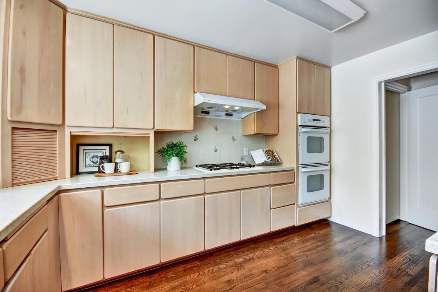 Detail Gallery Image 17 of 51 For 438 Bucknell Dr, San Mateo,  CA 94402 - 4 Beds | 3/1 Baths