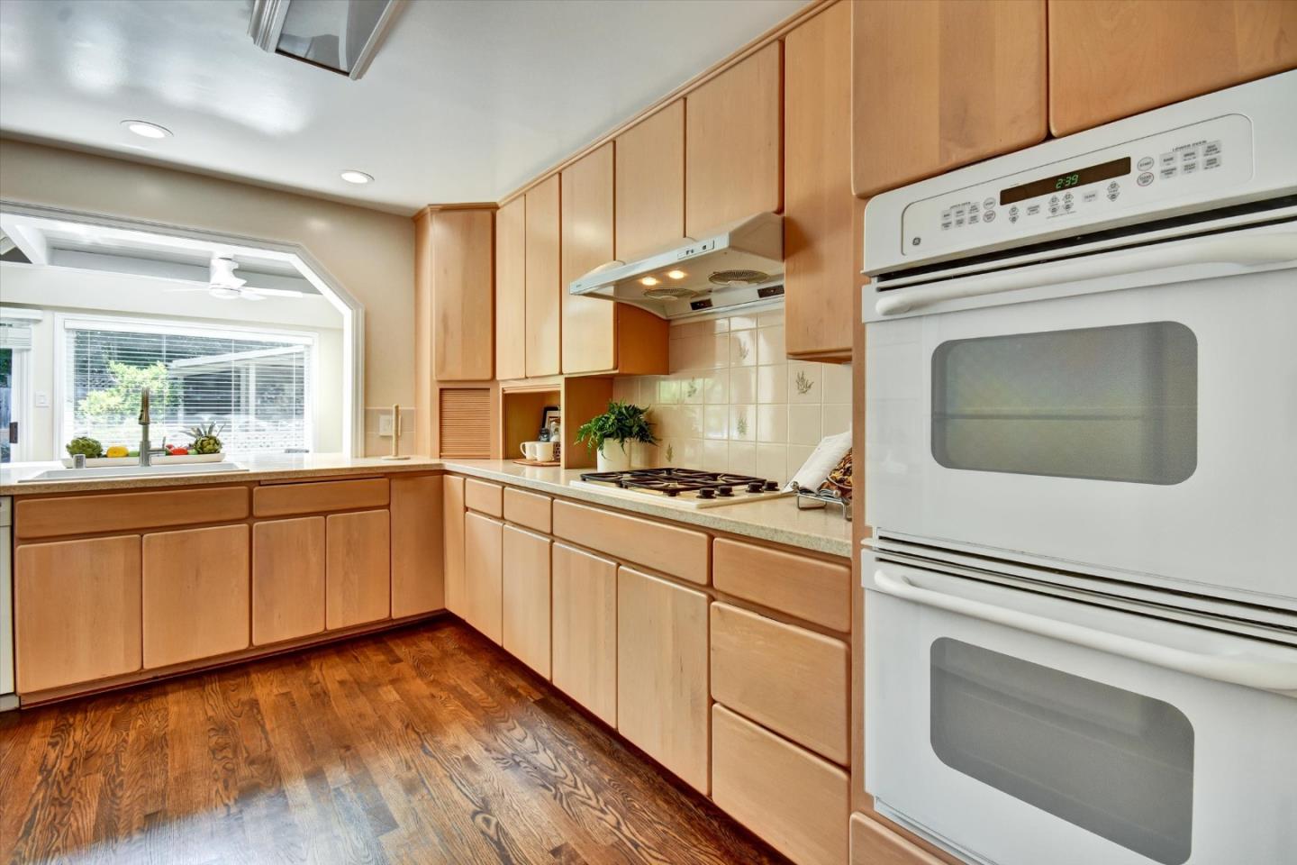 Detail Gallery Image 18 of 51 For 438 Bucknell Dr, San Mateo,  CA 94402 - 4 Beds | 3/1 Baths