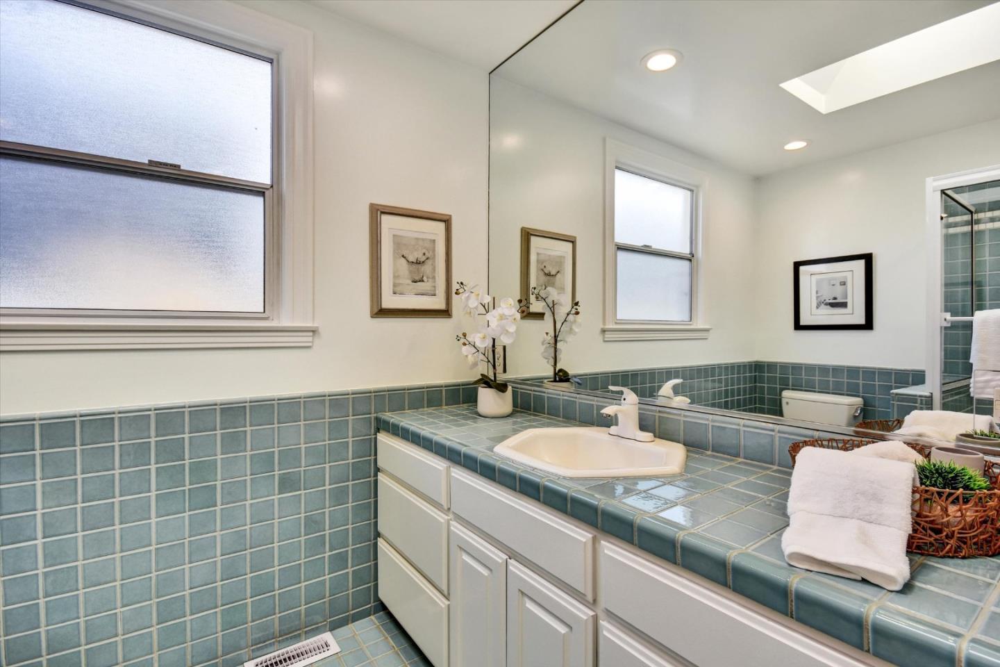 Detail Gallery Image 26 of 51 For 438 Bucknell Dr, San Mateo,  CA 94402 - 4 Beds | 3/1 Baths