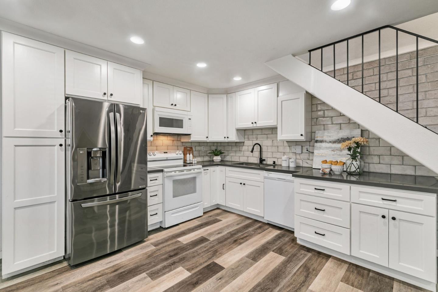 Detail Gallery Image 8 of 22 For 5653 Playa Del Rey #3,  San Jose,  CA 95123 - 2 Beds | 1 Baths