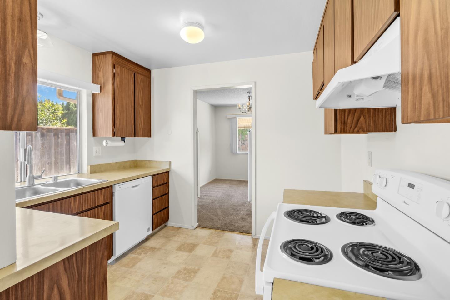 Detail Gallery Image 13 of 41 For 664 Delta Way, Watsonville,  CA 95076 - 2 Beds | 2 Baths