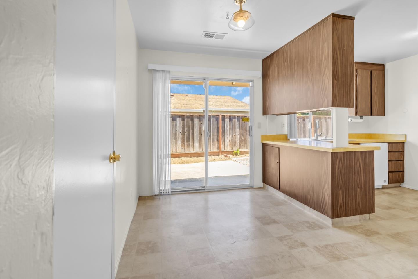 Detail Gallery Image 14 of 41 For 664 Delta Way, Watsonville,  CA 95076 - 2 Beds | 2 Baths