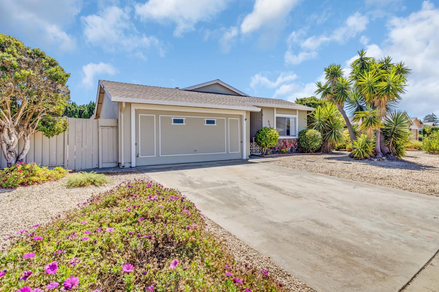 Detail Gallery Image 2 of 41 For 664 Delta Way, Watsonville,  CA 95076 - 2 Beds | 2 Baths