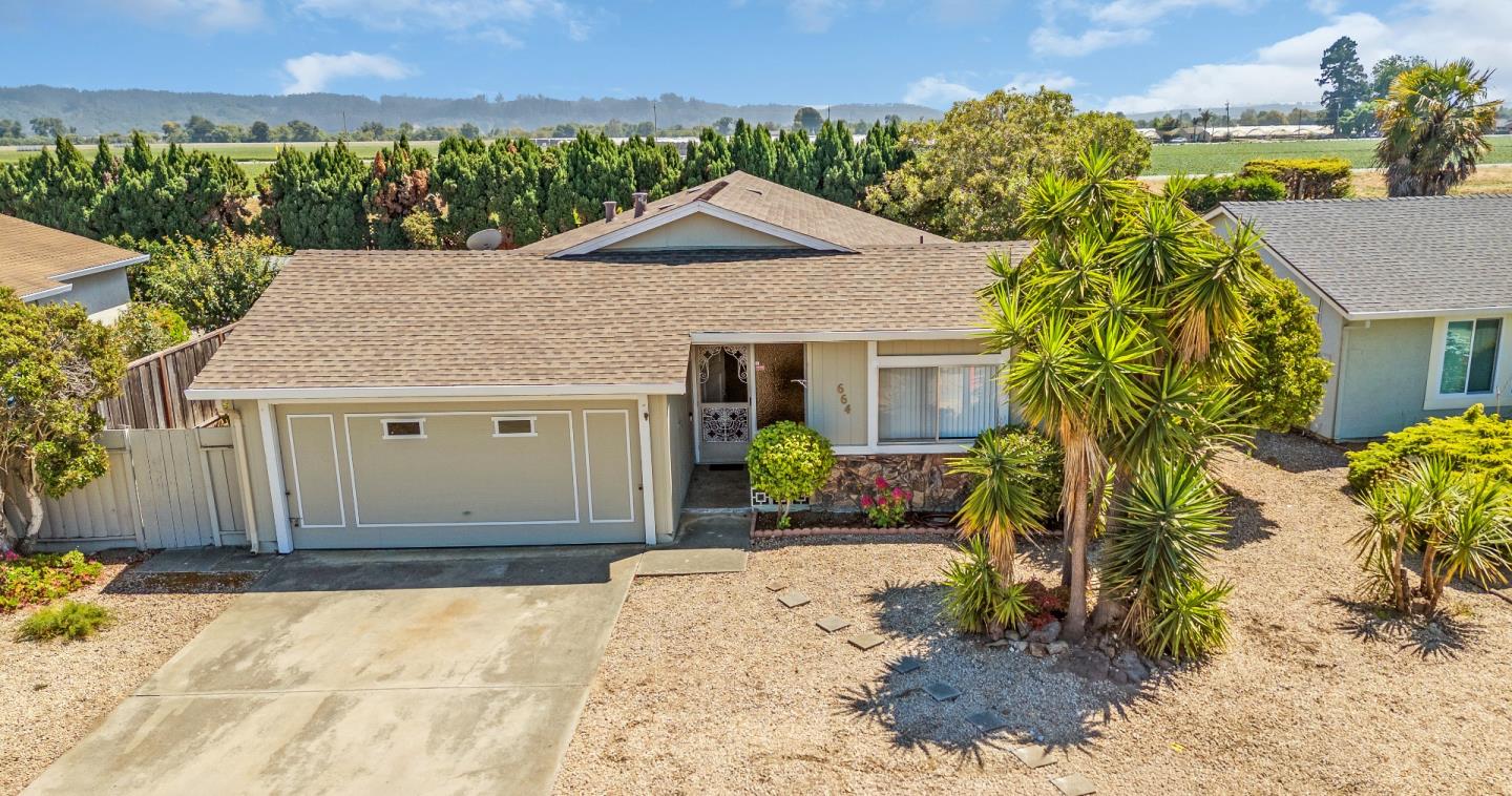 Detail Gallery Image 3 of 41 For 664 Delta Way, Watsonville,  CA 95076 - 2 Beds | 2 Baths