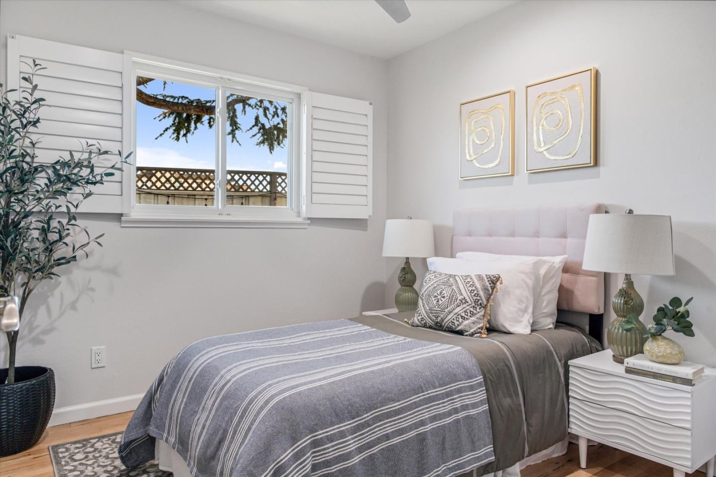 Detail Gallery Image 13 of 24 For 100 Highland Oaks Dr, Los Gatos,  CA 95032 - 4 Beds | 2 Baths