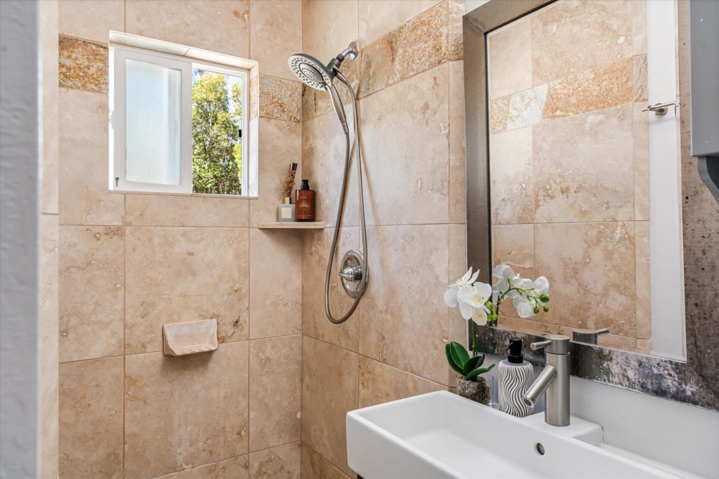 Detail Gallery Image 16 of 24 For 100 Highland Oaks Dr, Los Gatos,  CA 95032 - 4 Beds | 2 Baths
