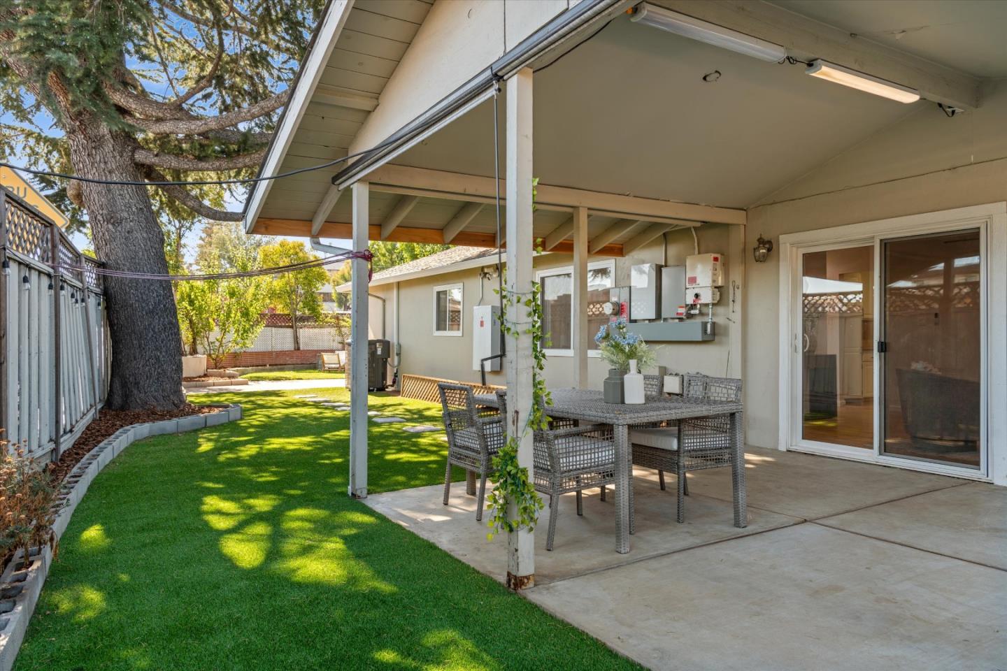 Detail Gallery Image 20 of 24 For 100 Highland Oaks Dr, Los Gatos,  CA 95032 - 4 Beds | 2 Baths